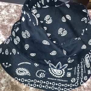 Black and white bucket hat